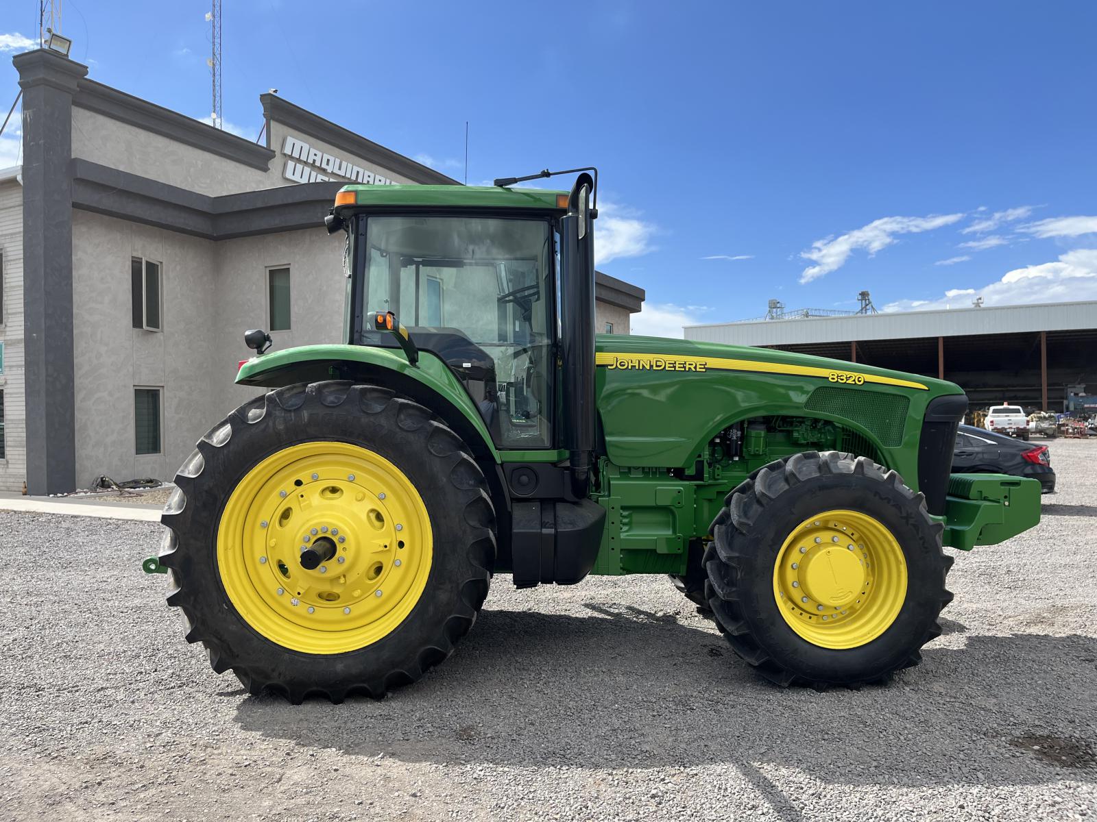 ./imagenes/INVOICE/2019/17361/TRACTOR JOHN DEERE 8320 (11).JPG